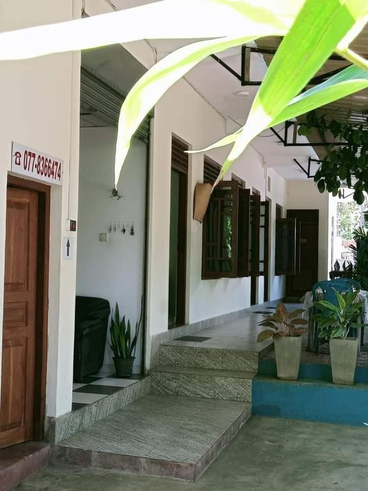 Dinimuthu Rest Inn ウェラワヤ エクステリア 写真